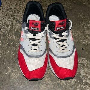 New Balance sneakers, good condition just needs new inserts.